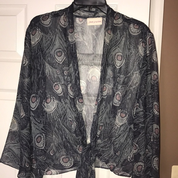 Like New!! Stunning sheer top - Picture 2 of 4